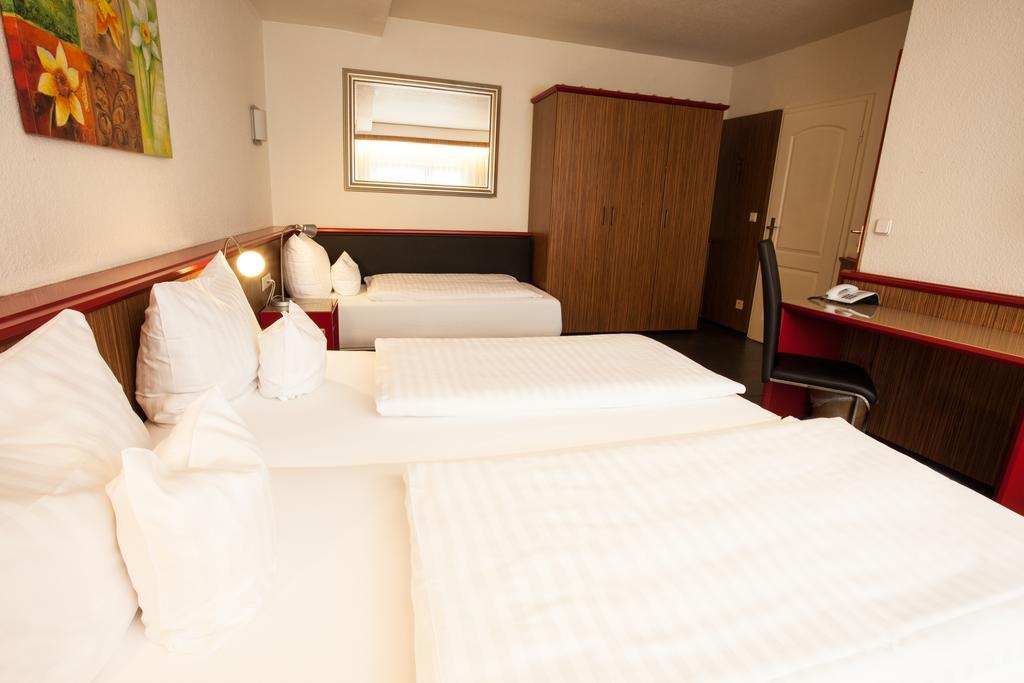 Trip Inn Hotel Ariane Cologne Room photo