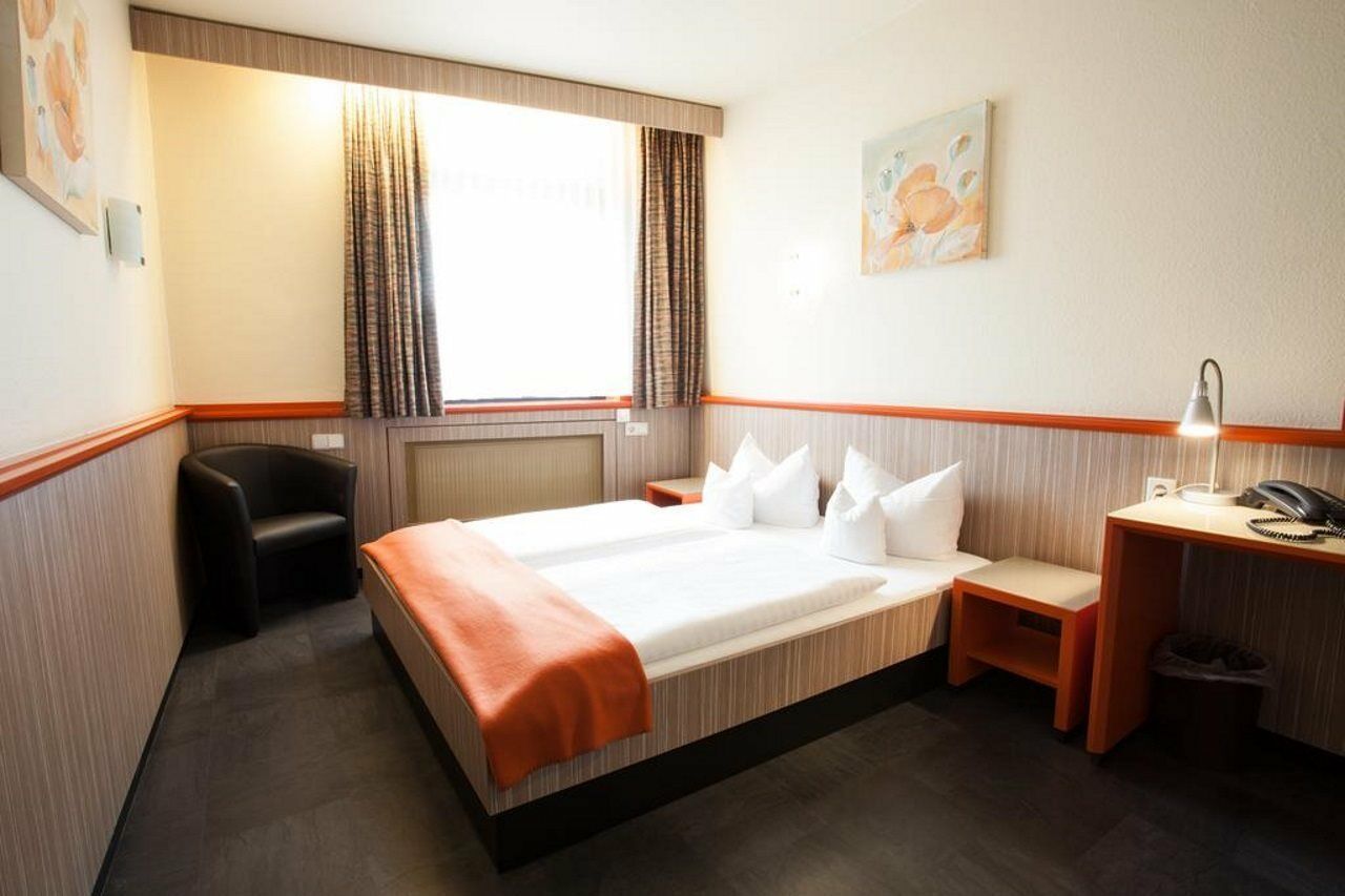 Trip Inn Hotel Ariane Cologne Exterior photo